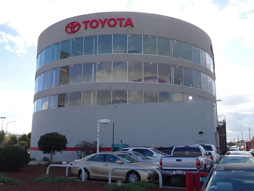 Auto Dealership Roofing in Glendale, CA