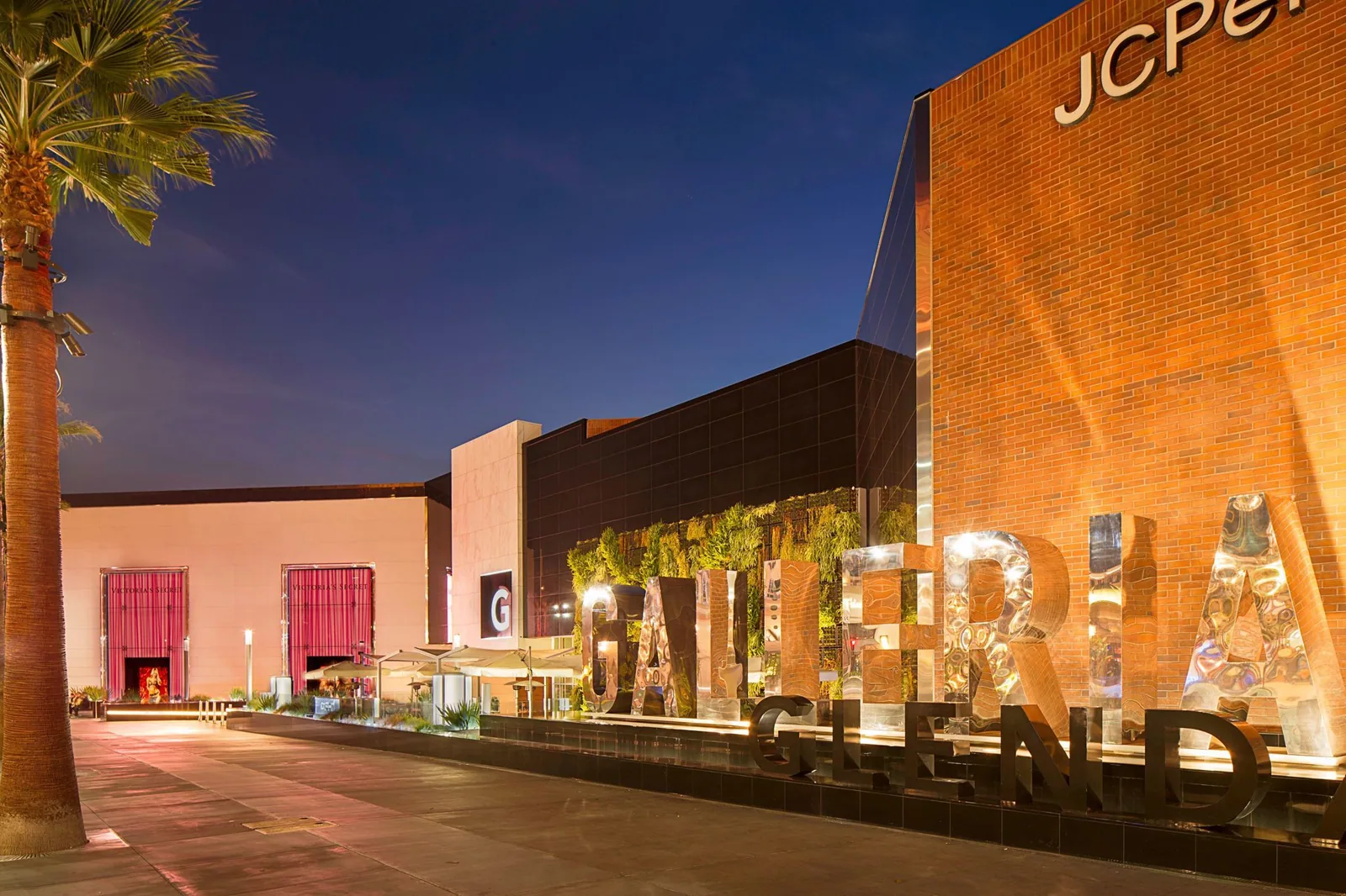 Commercial Roofing in the Galleria District, Glendale, CA